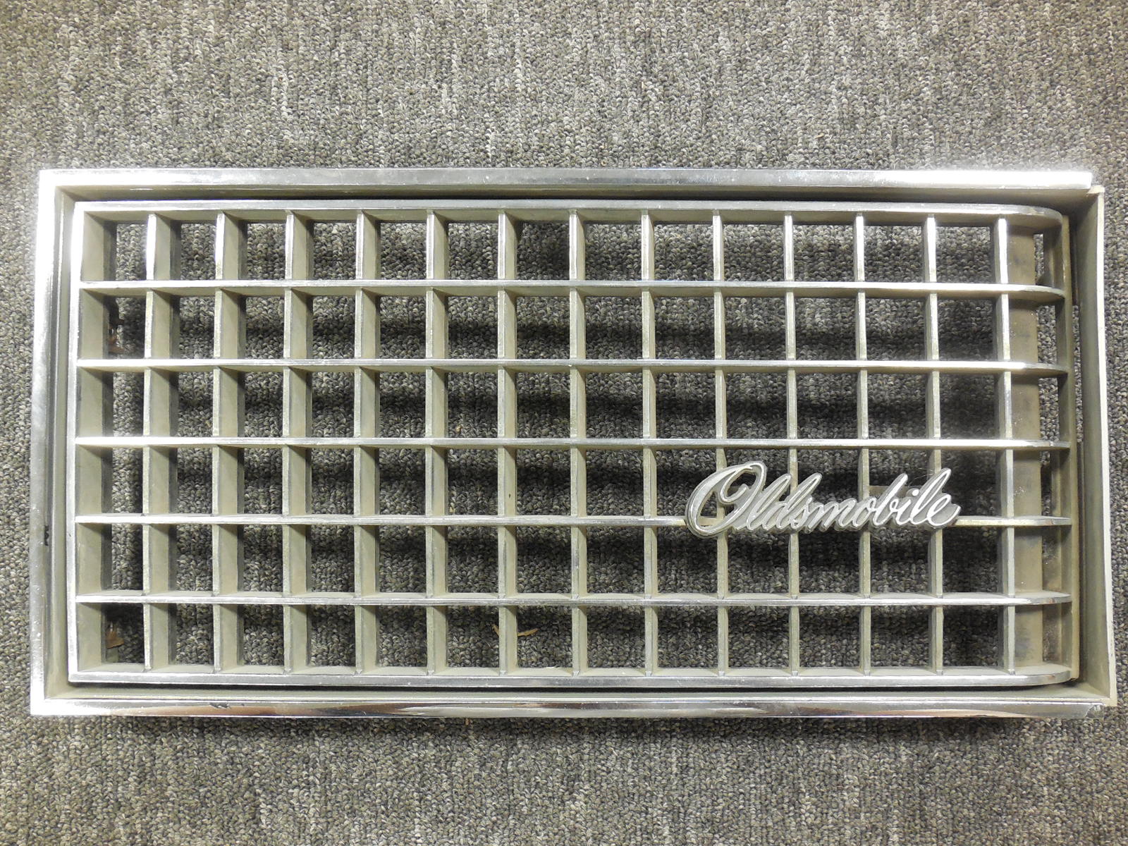 1976 Oldsmobile 98 Grill