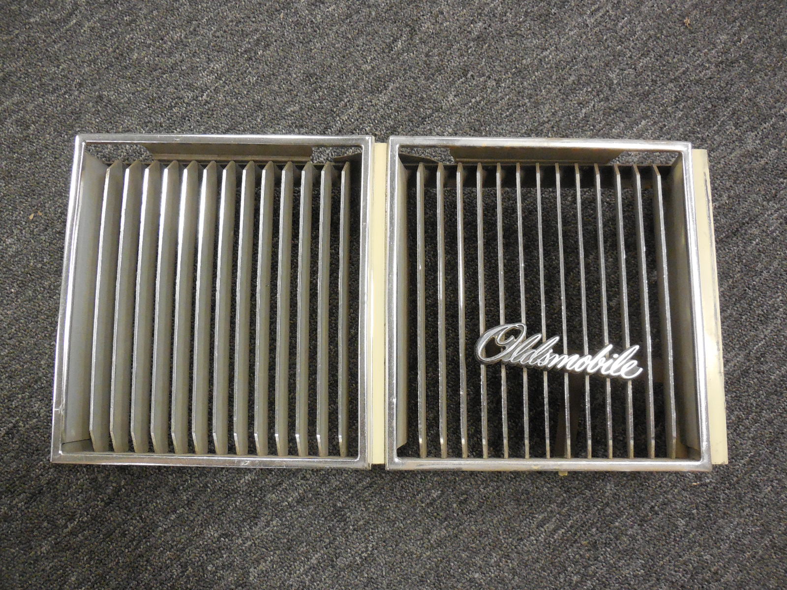 1976 Oldsmobile 88 Left Grill