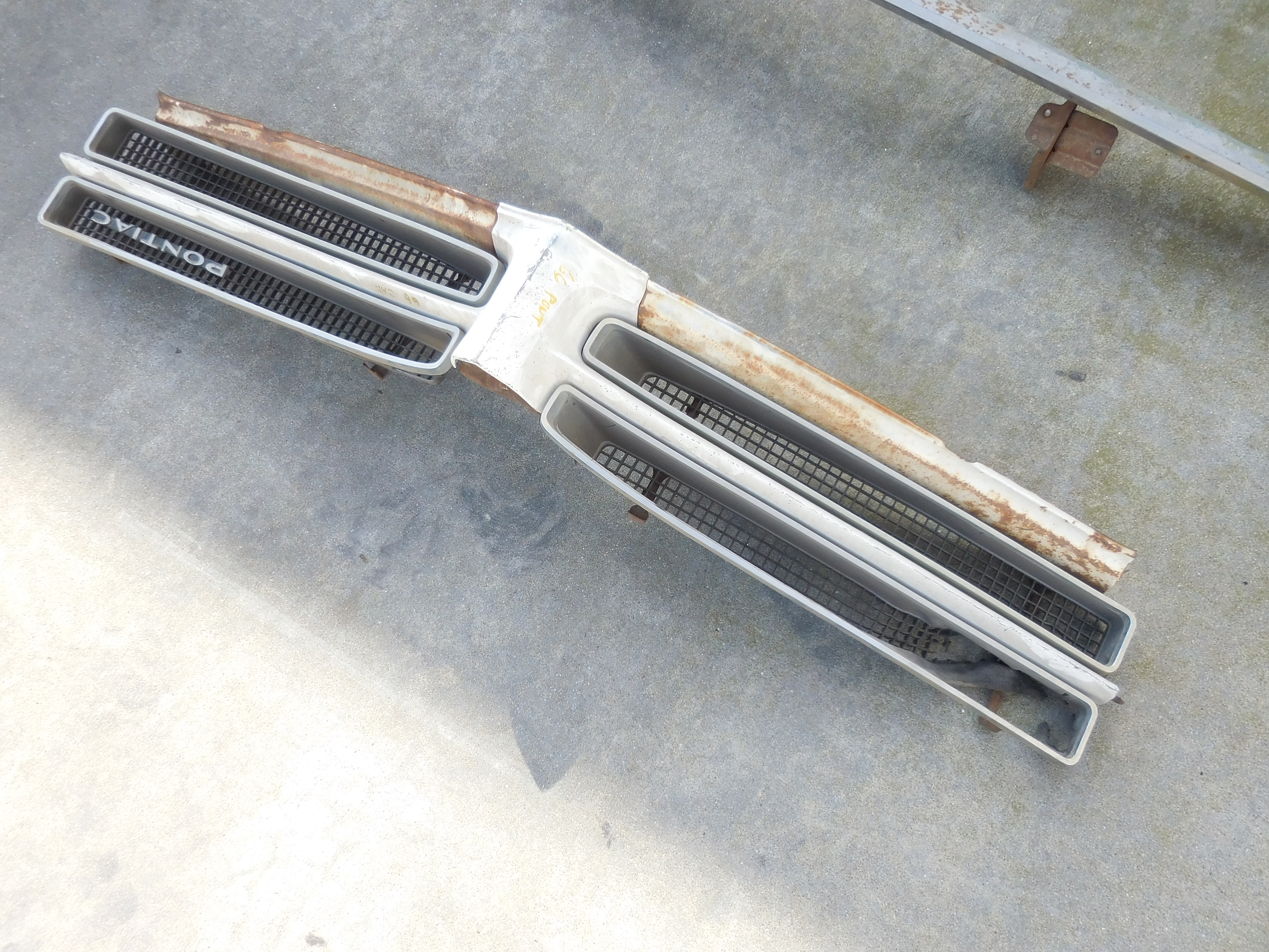1966 Pontiac Full Size Grills and Header Panel