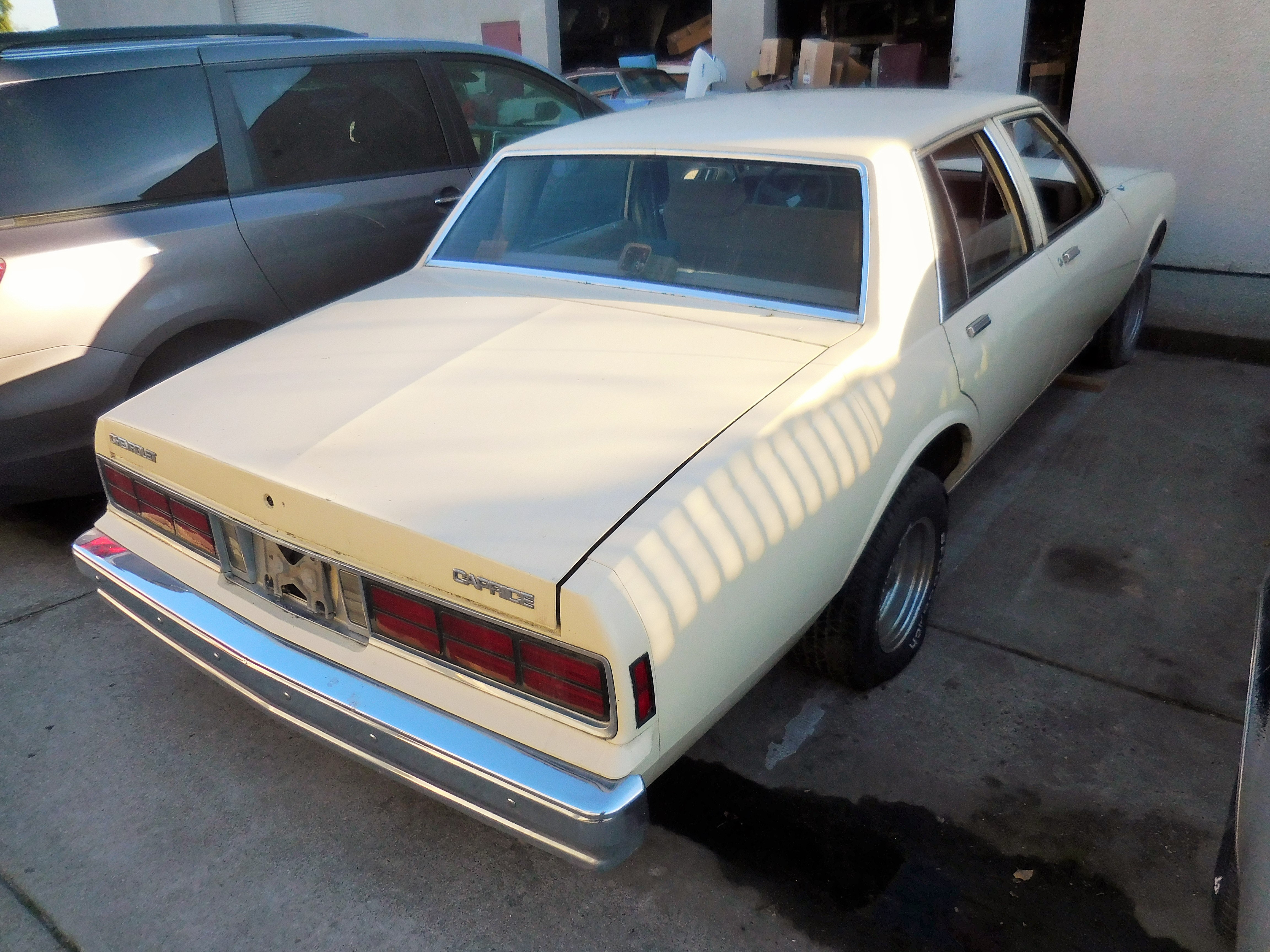 1986, Chevrolet, Caprice, 305, AT, 700R4,bumper,front,rear,door,hood,header,panel,deck,lid,glass,wheel,seat,dash,