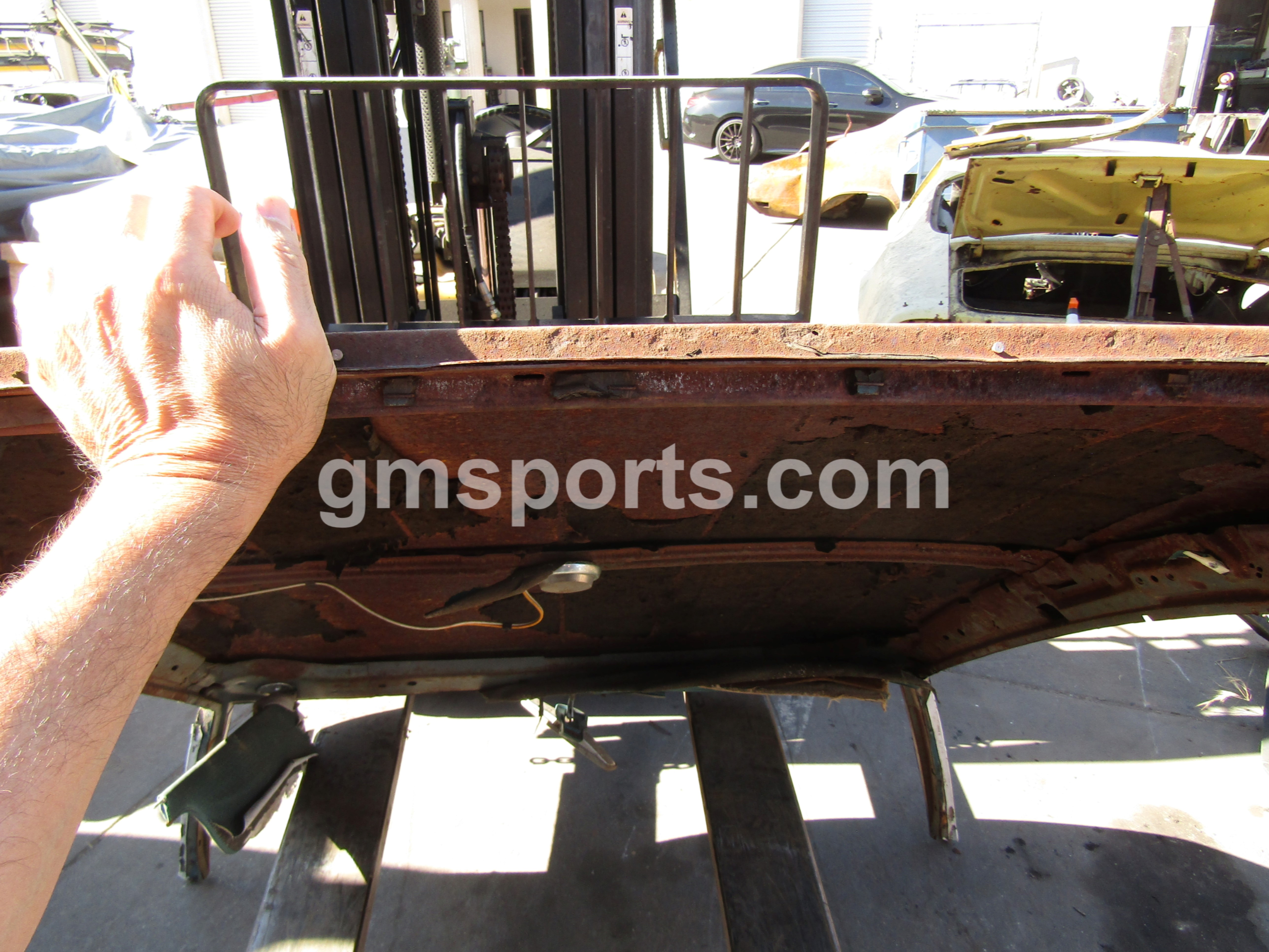 1967 1968 Chevrolet Impala Fastback Roof ( Also fits 1967 1968 Lesabre Wildcat Oldsmobile 88 Pontiac Booneville)