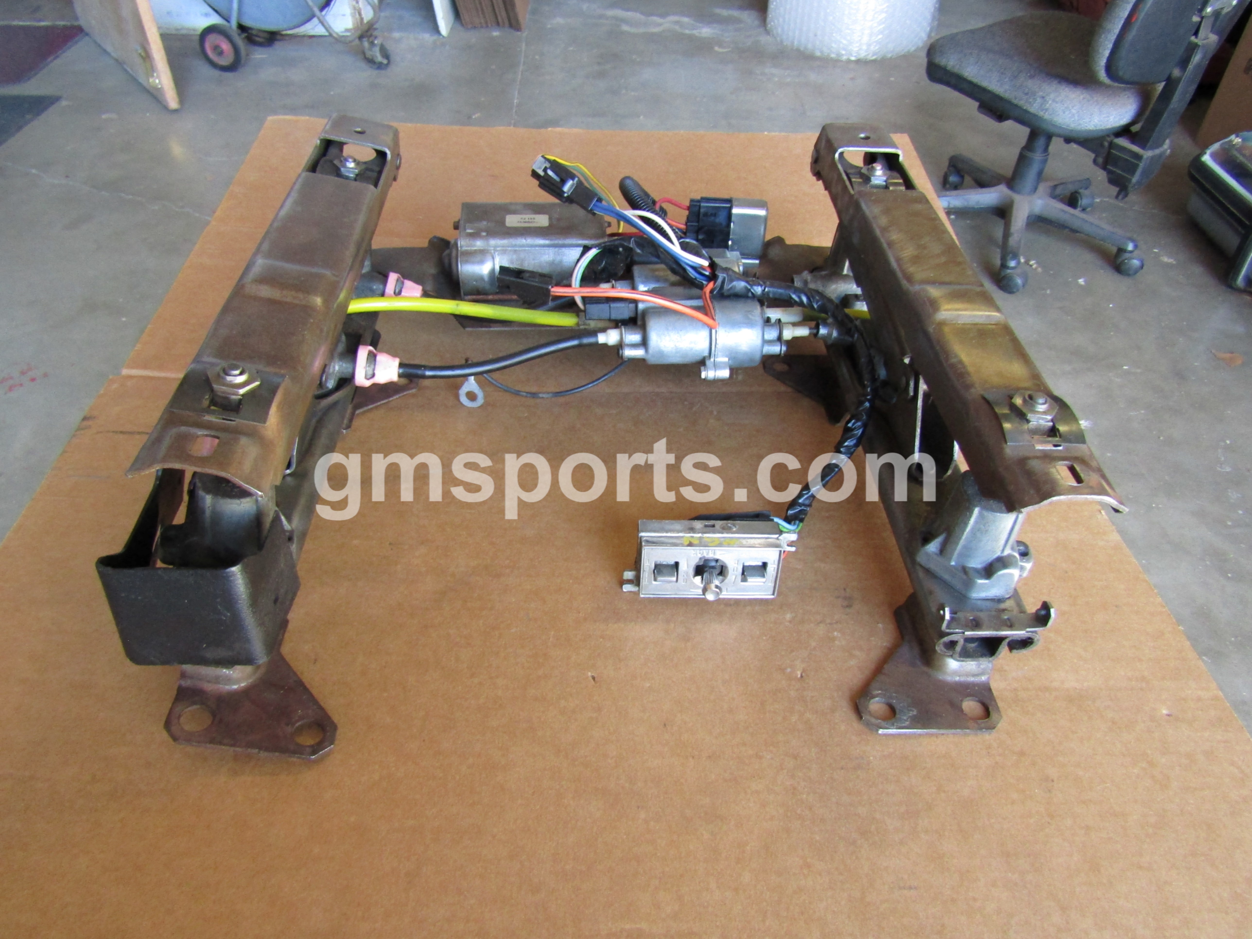 1968,1969,1970,1971,1972,GM, A, Body, Left, Bucket, Seat, Power, Tracks, Chevelle, Cutlass, Skylark, Lemans,driver,