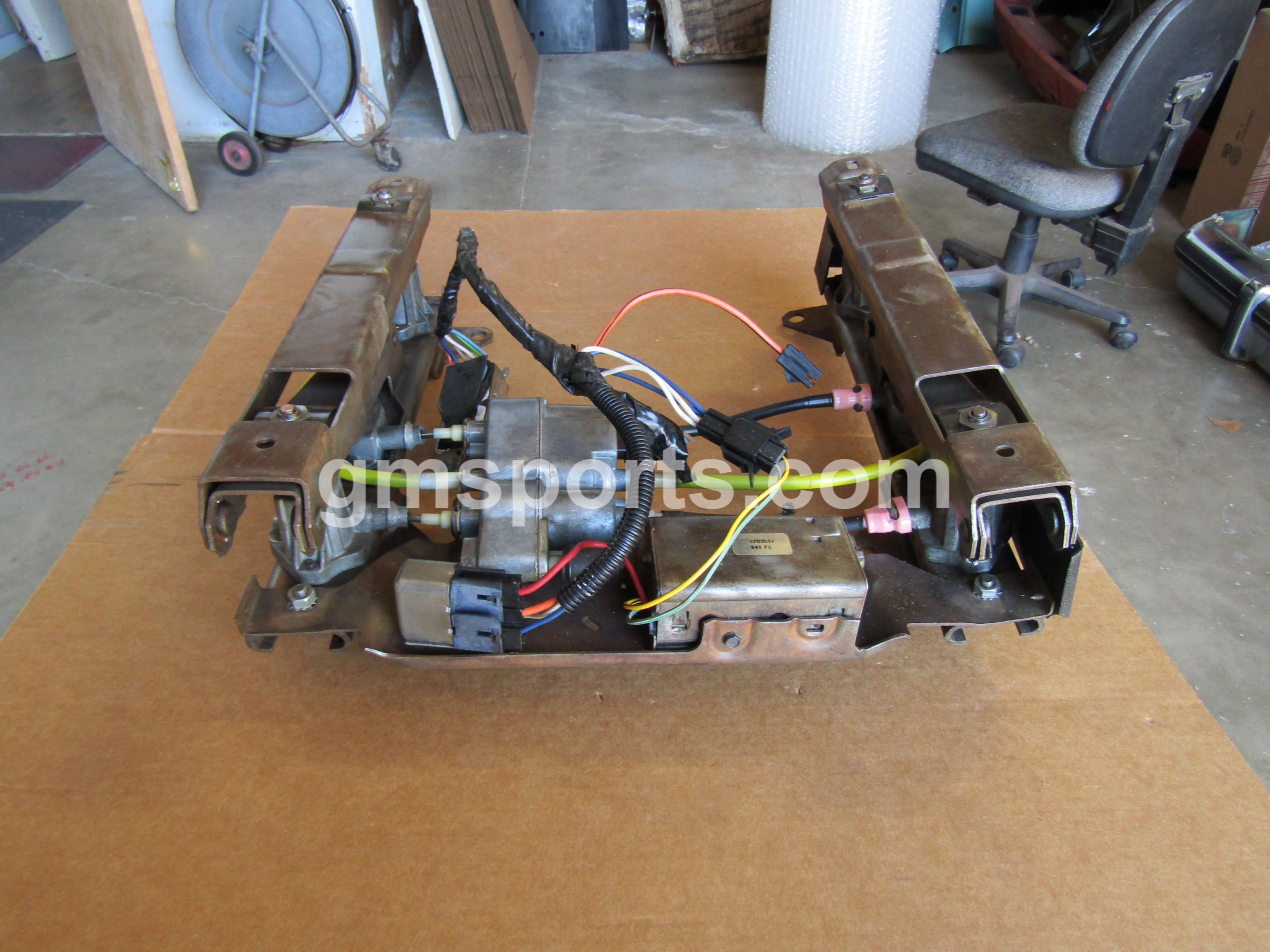 1968,1969,1970,1971,1972,GM, A, Body, Left, Bucket, Seat, Power, Tracks, Chevelle, Cutlass, Skylark, Lemans,driver,