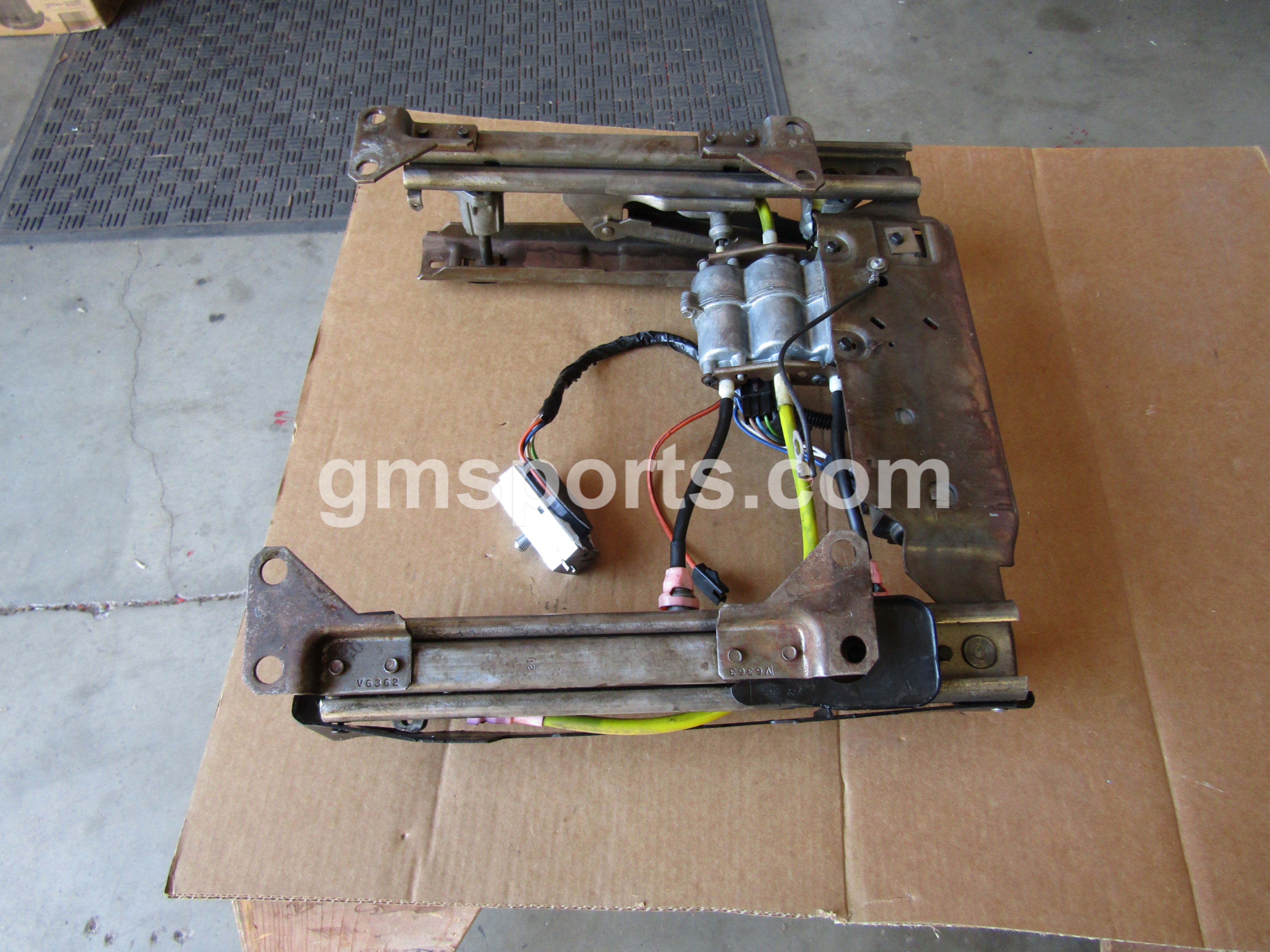 1968,1969,1970,1971,1972,GM, A, Body, Left, Bucket, Seat, Power, Tracks, Chevelle, Cutlass, Skylark, Lemans,driver,