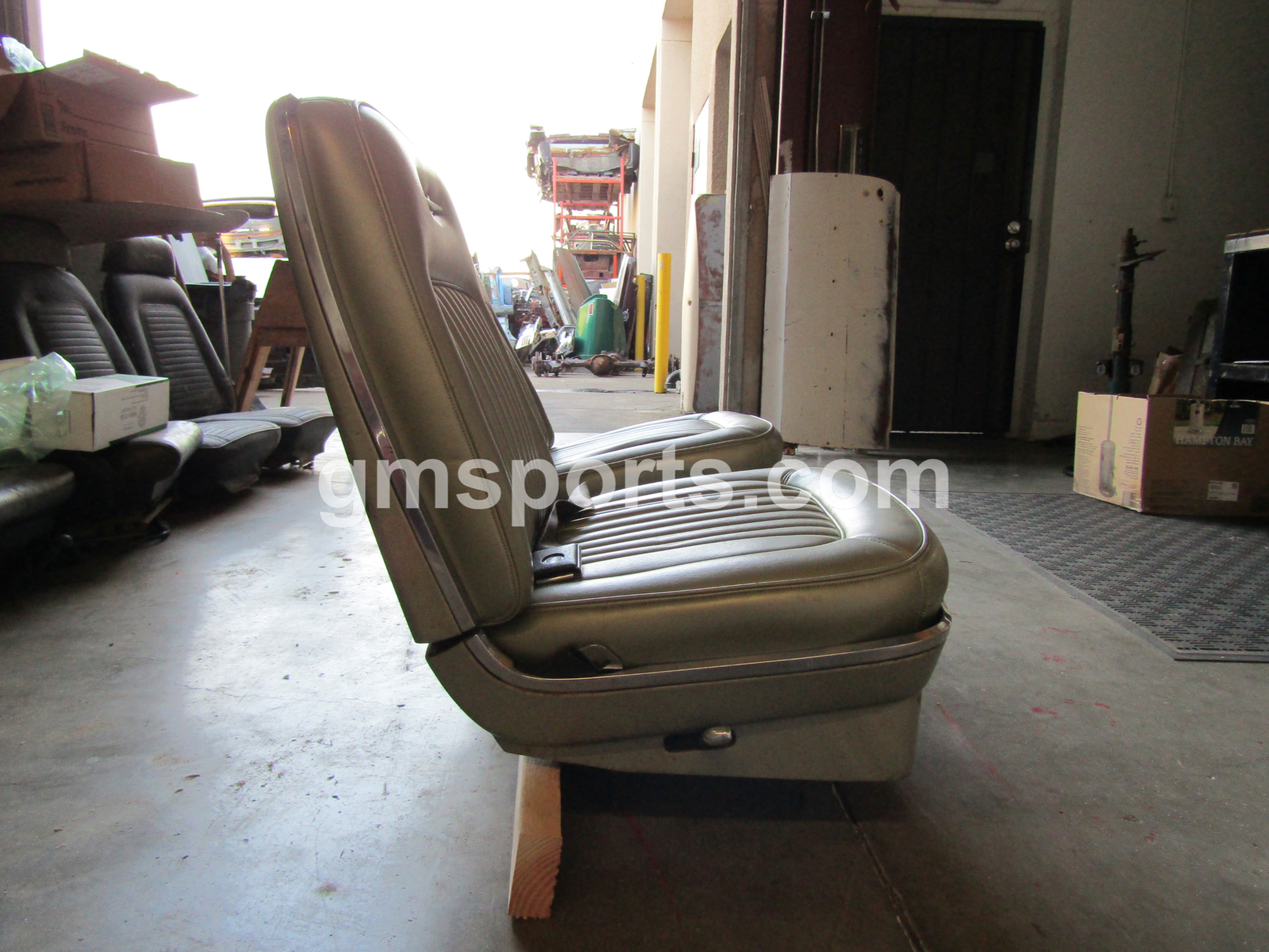 1968, Ford, Thunderbird, Left, Right, Bucket, seat, Set, with, Drivers, Power, Track