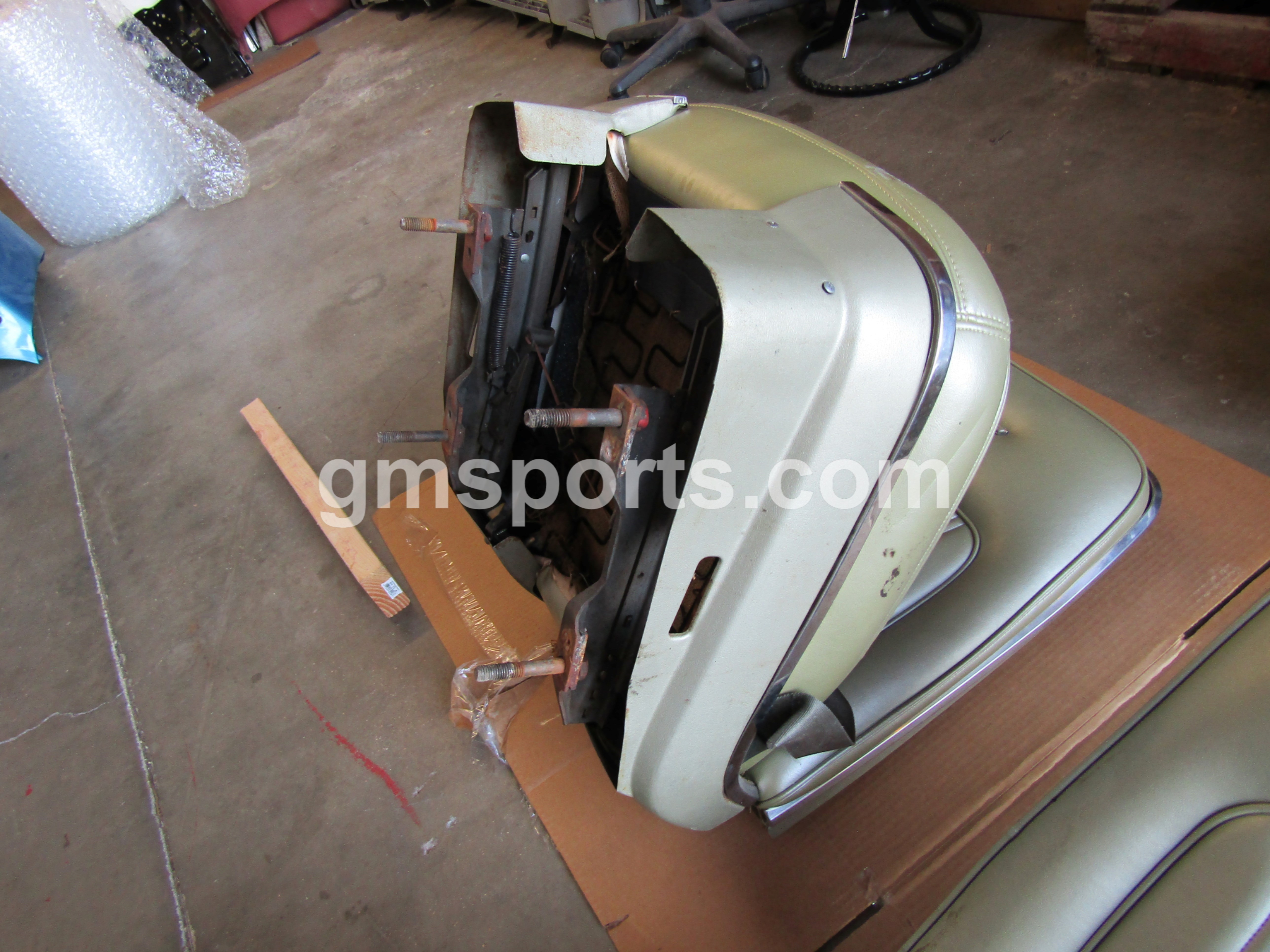 1968, Ford, Thunderbird, Left, Right, Bucket, seat, Set, with, Drivers, Power, Track